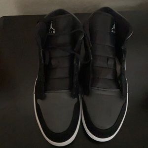 Jordan 1 Mid Black/Anthracite-whiteNoir/Black